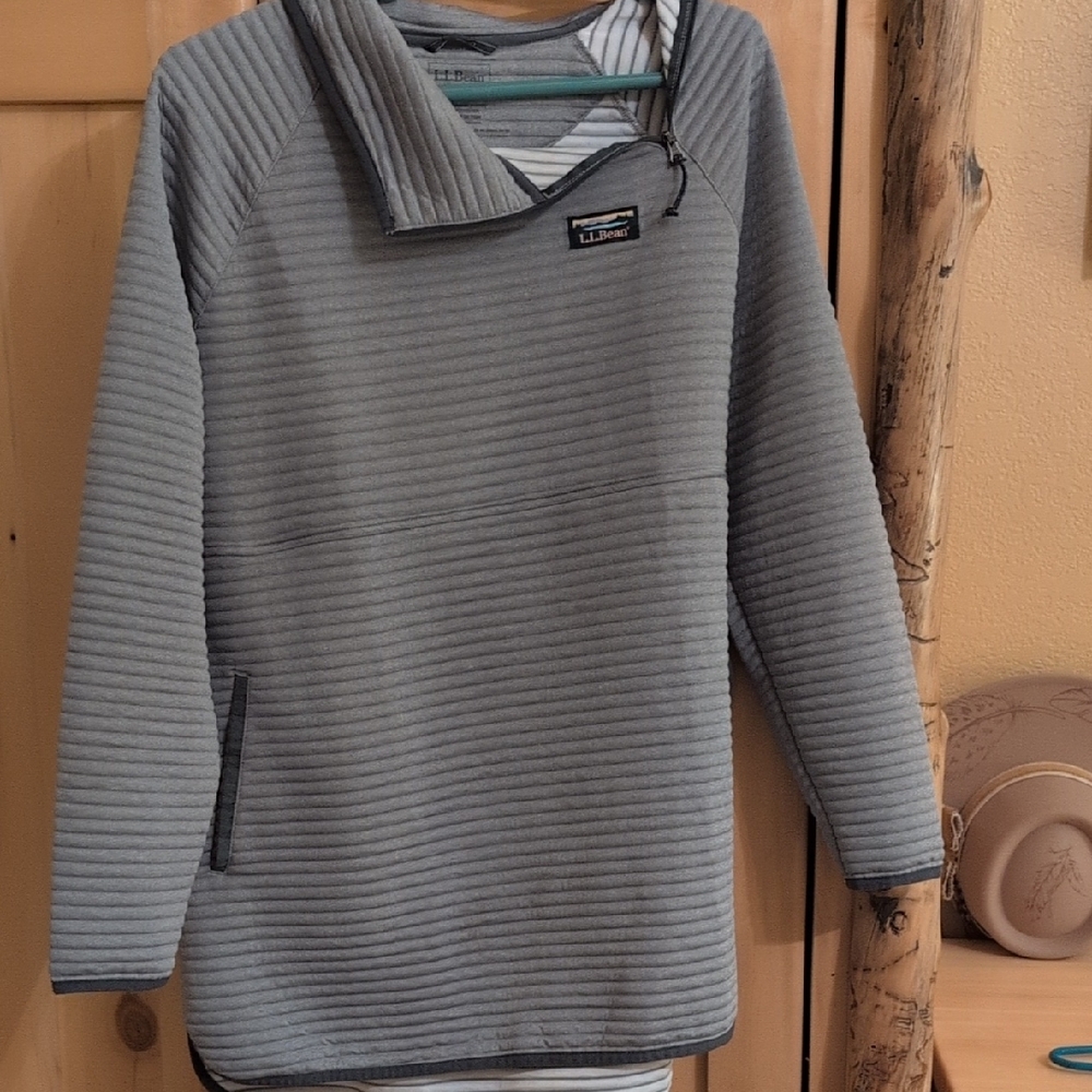 L.L. Bean Gray Quilted Sweatshirt